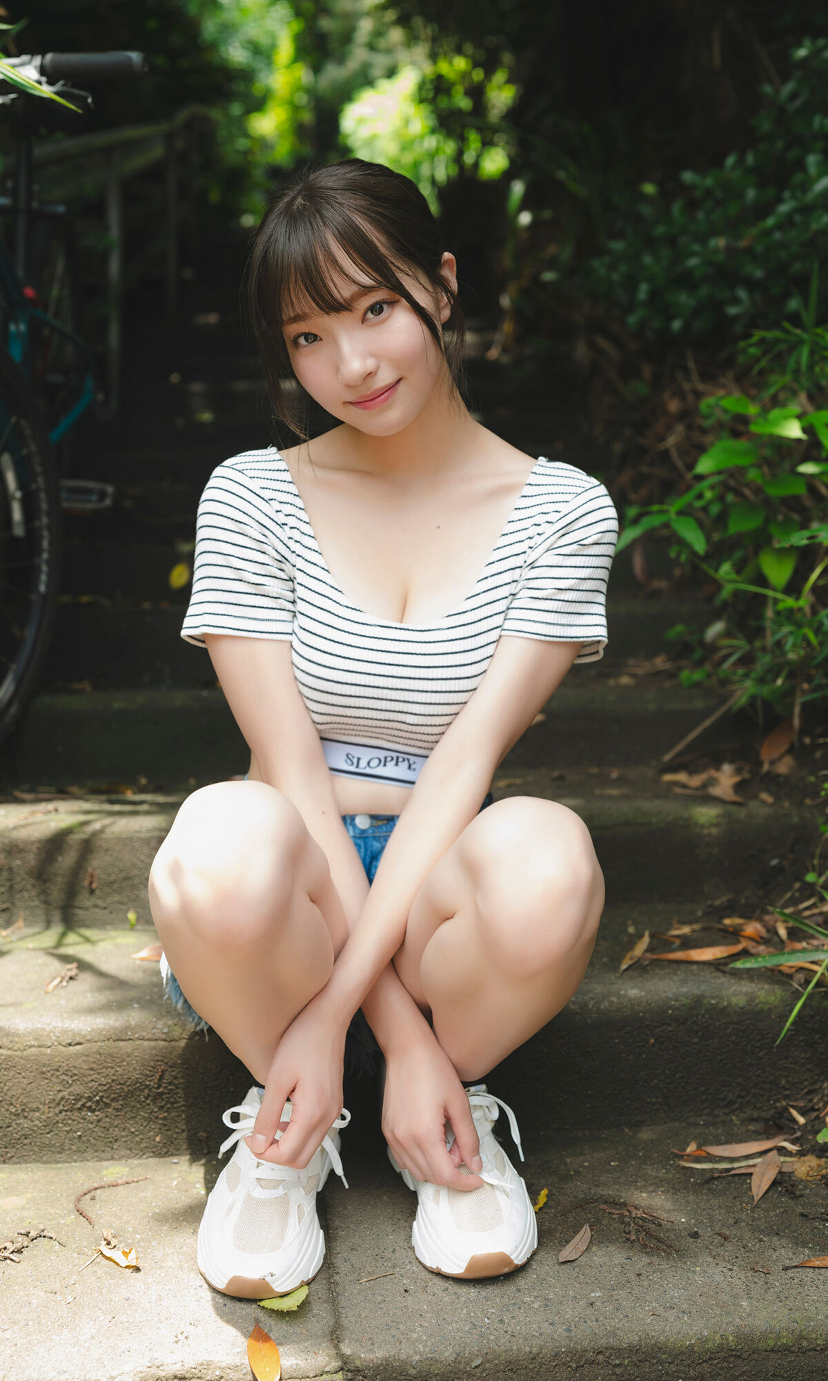 JP Natsuki Satonaka 里仲菜月 – こっち向いて、なっちゃん