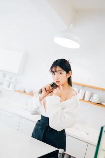 [Loozy] Sonson (손손) – Nude Apron