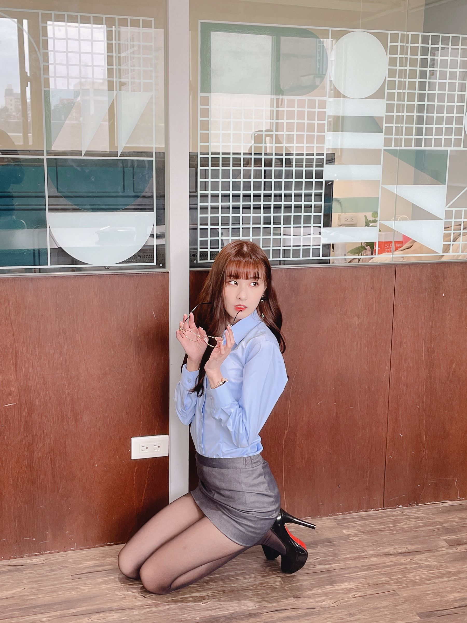 泥泥汝 - OL女郎B
