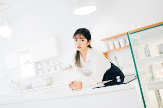 [Loozy] Sonson (손손) – Nude Apron