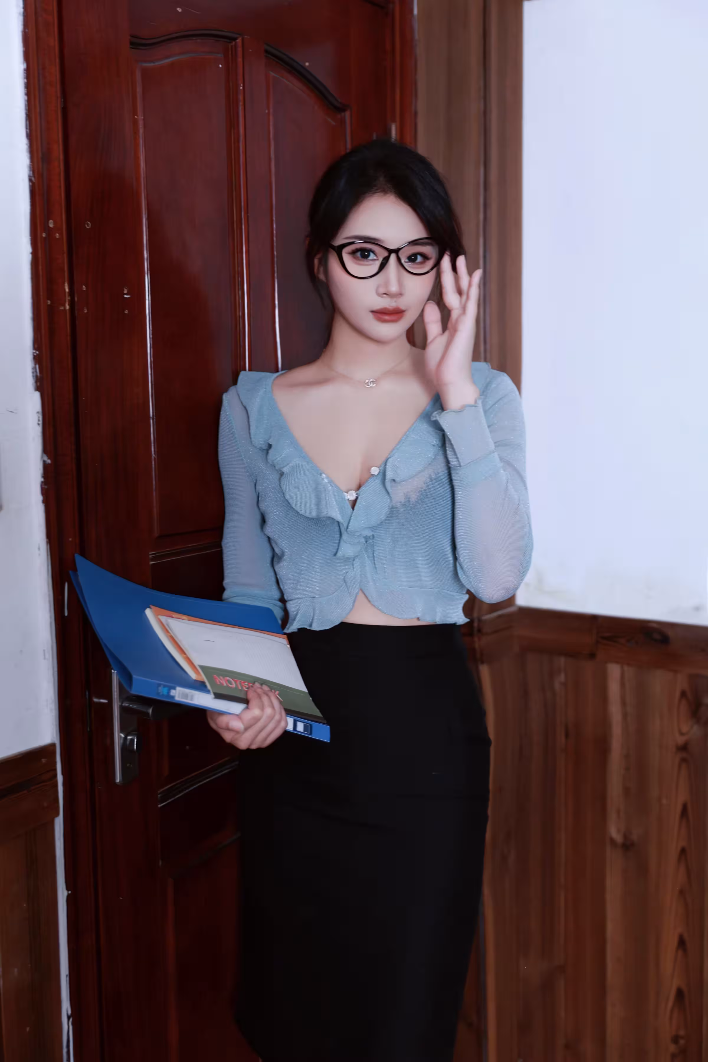 [XR Unc3n] 南喬 – R18 秀人網模特 女教師 (114 Photos)