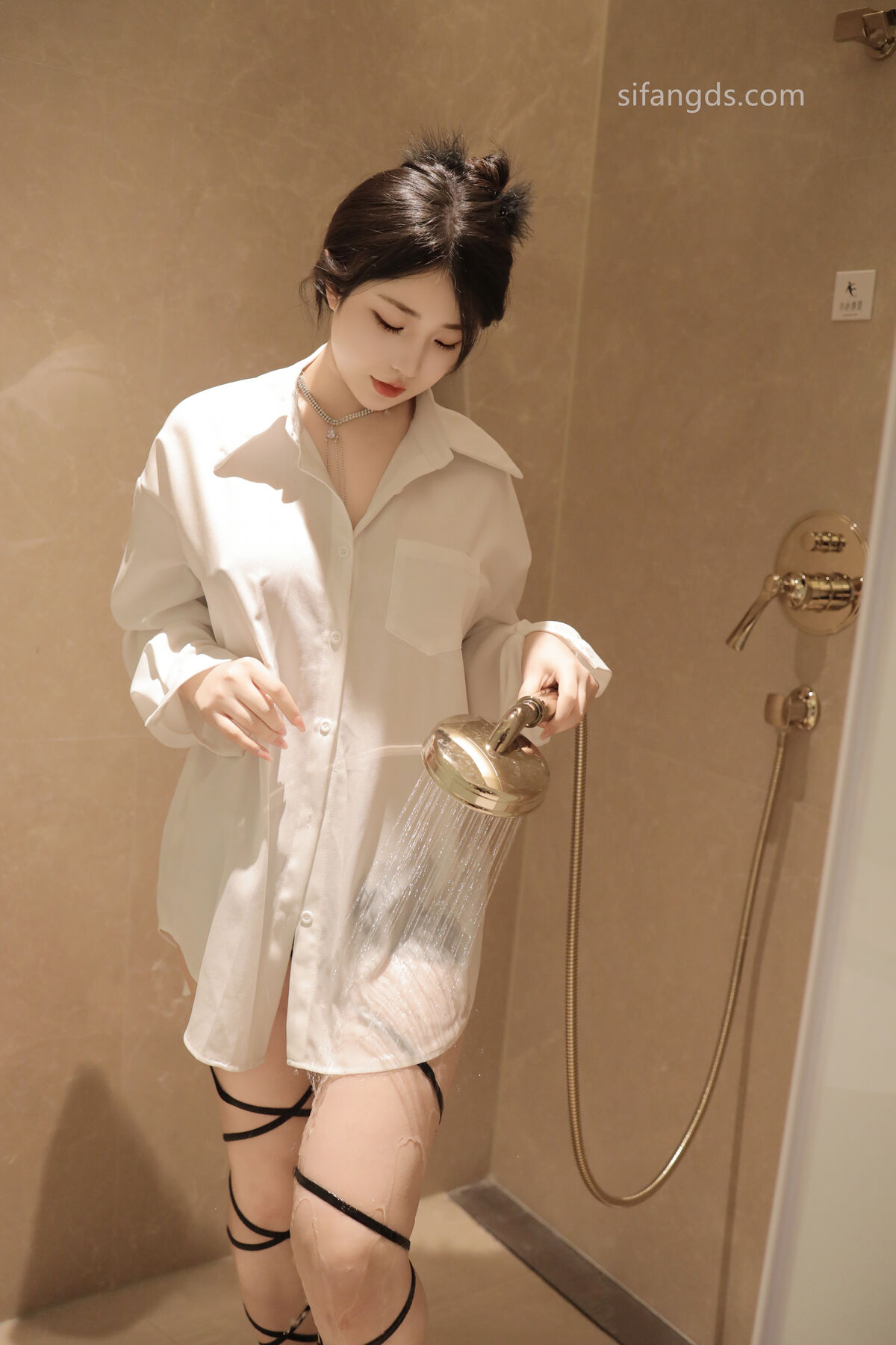 XR Uncensored Chen Xiao Hua 陈小花 – R18 秀人网模特 浴室中的激情 Part01 (47P – 8V)