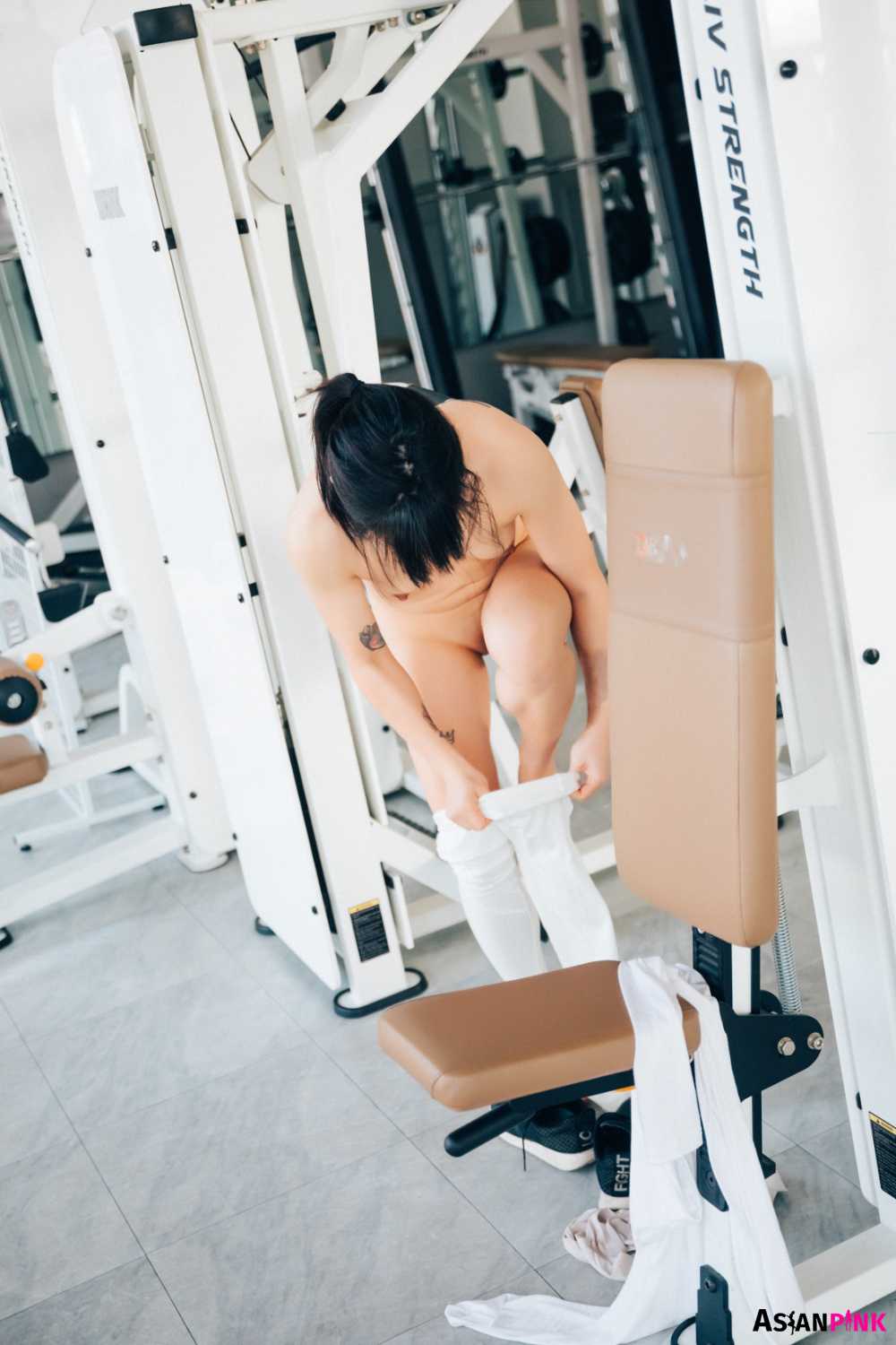 [Loozy] Kissme – Strip Fitness