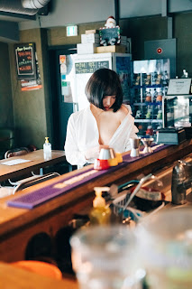 [Loozy] Son Ye-Eun (손예은) – Tainted Love Bar
