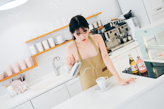[Loozy] Sonson (손손) – Nude Apron