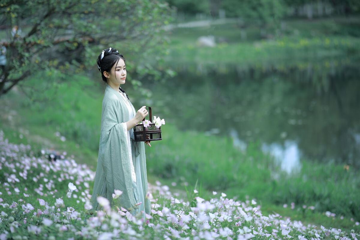 YiTuYu艺图语 Vol.8480 一朵 (23P)