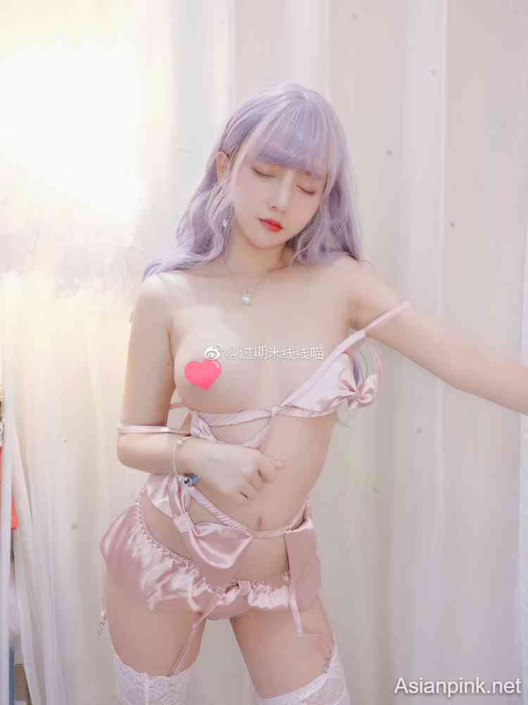 Coser@过期米线线喵 Vol.015 粉色内衣 [22P-54MB]