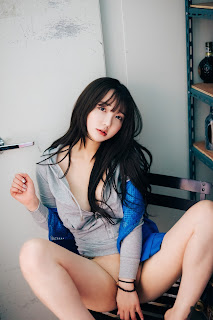 [Loozy] Son Ye-Eun (손예은) – CS Part Timer