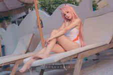 Coser@黏黏团子兔 – 国家队02泳装Pretty