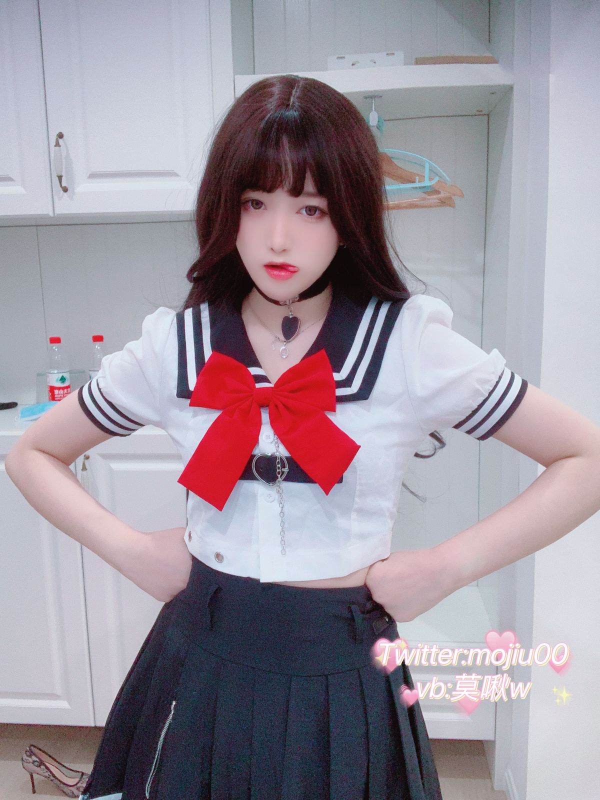 Coser@小青茗 – 露脸JK定制红色丝袜 (33P)