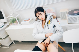 [Loozy] Sonson (손손) – Nude Apron