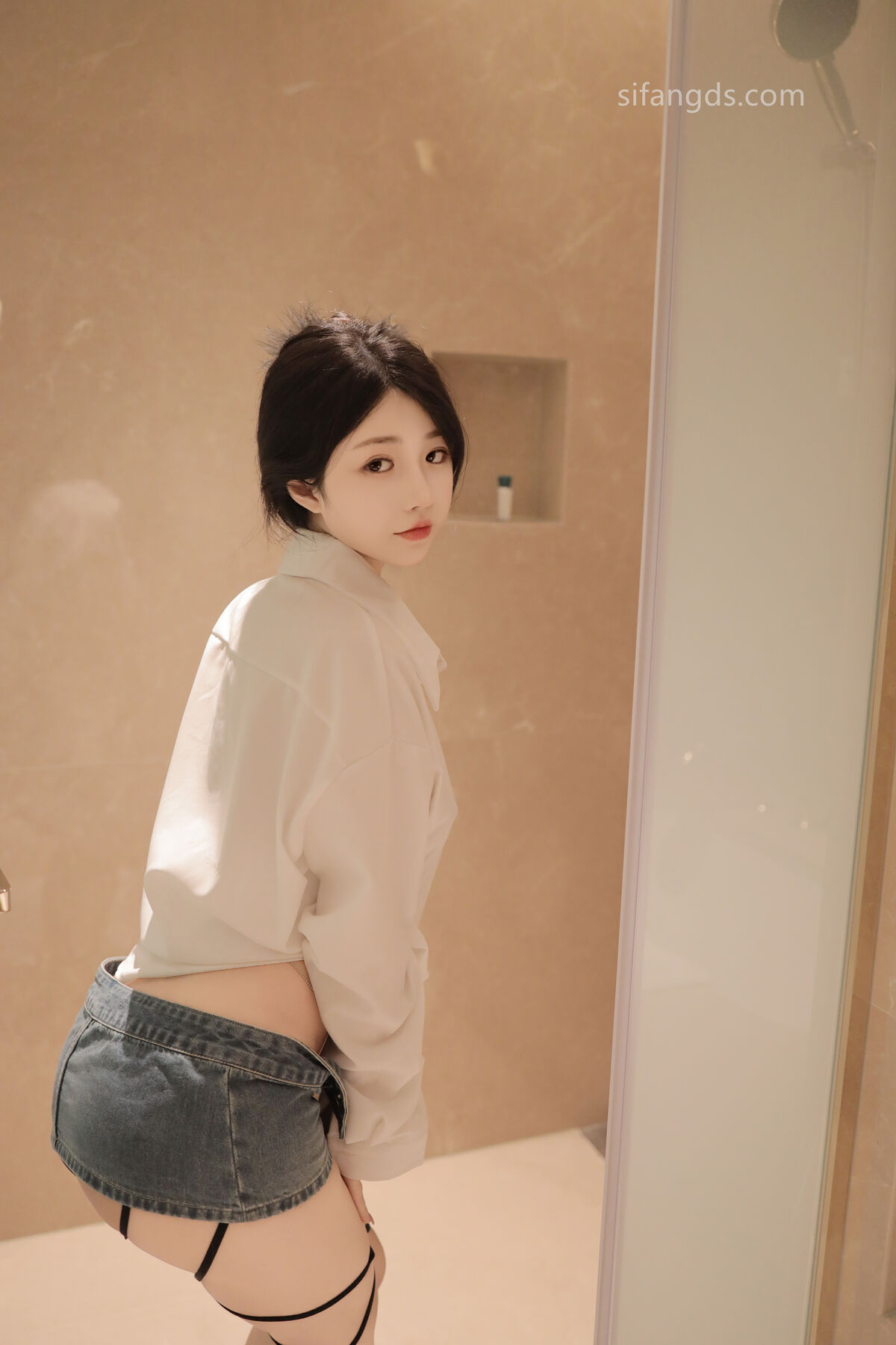 XR Uncensored Chen Xiao Hua 陈小花 – R18 秀人网模特 浴室中的激情 Part01 (47P – 8V)