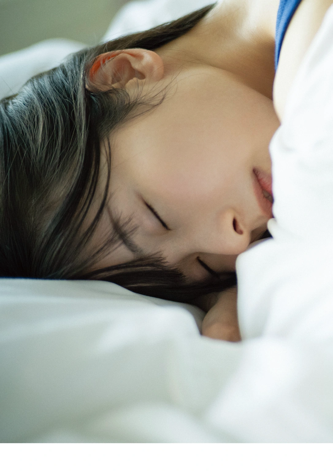 Kotoko Sasaki 佐々木琴子, 1st写真集 「明け方の夢」 Set.02(40P)