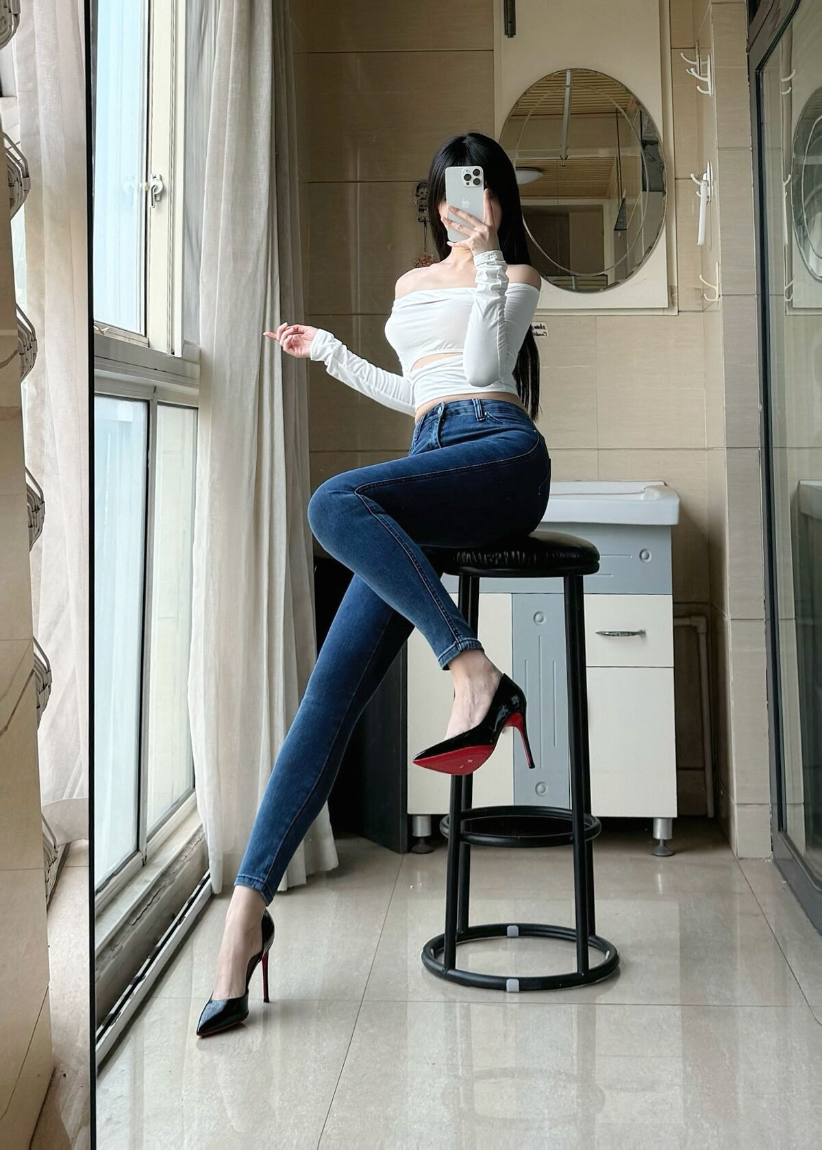 Coser@不可爱羚 – 牛仔裤 (29P – 7V)