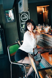 [Loozy] Son Ye-Eun (손예은) – Tainted Love Bar