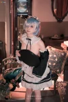 [Cosplay] 白莉爱吃巧克力 – 蕾姆女仆装[133MB-49photos]