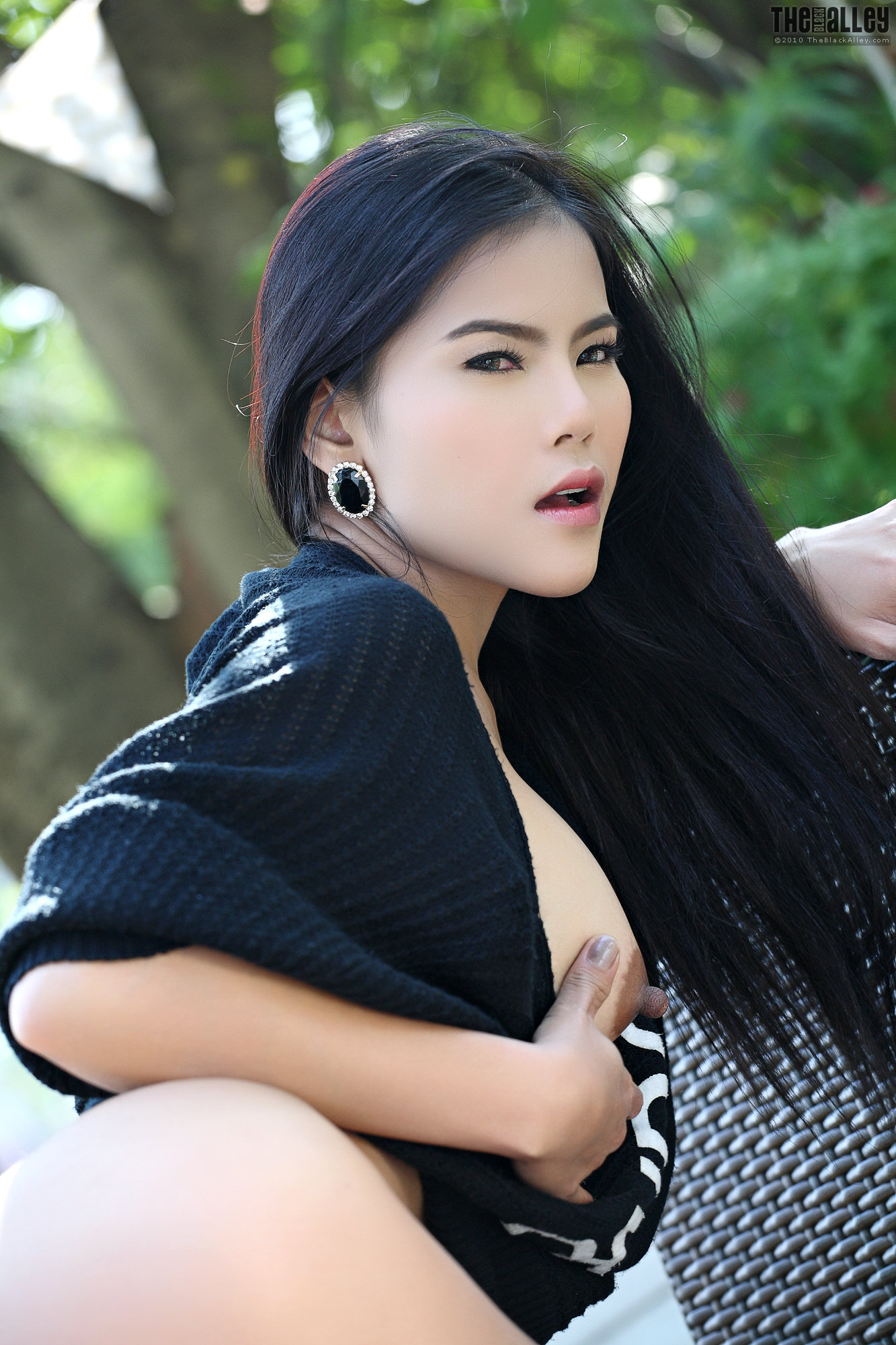 Veevie The Black Alley Photobook Set.18