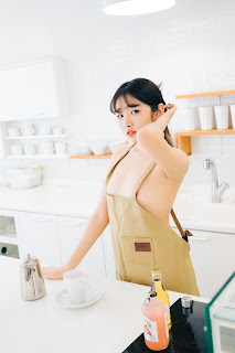 [Loozy] Sonson (손손) – Nude Apron