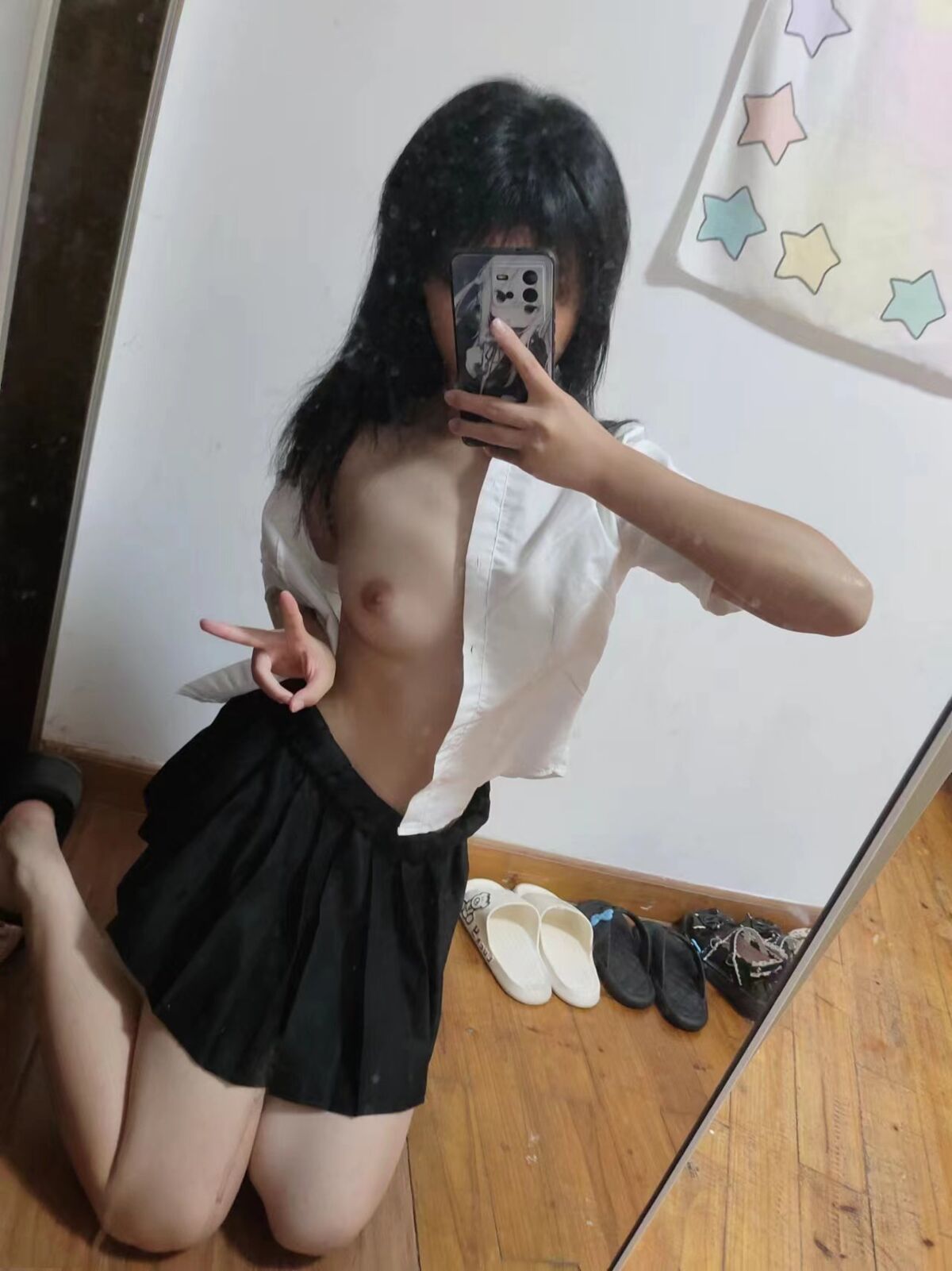 Shi Hua Hua Ya 是嚯嚯呀 – X福利姬 极品萝莉 (27P – 14V)