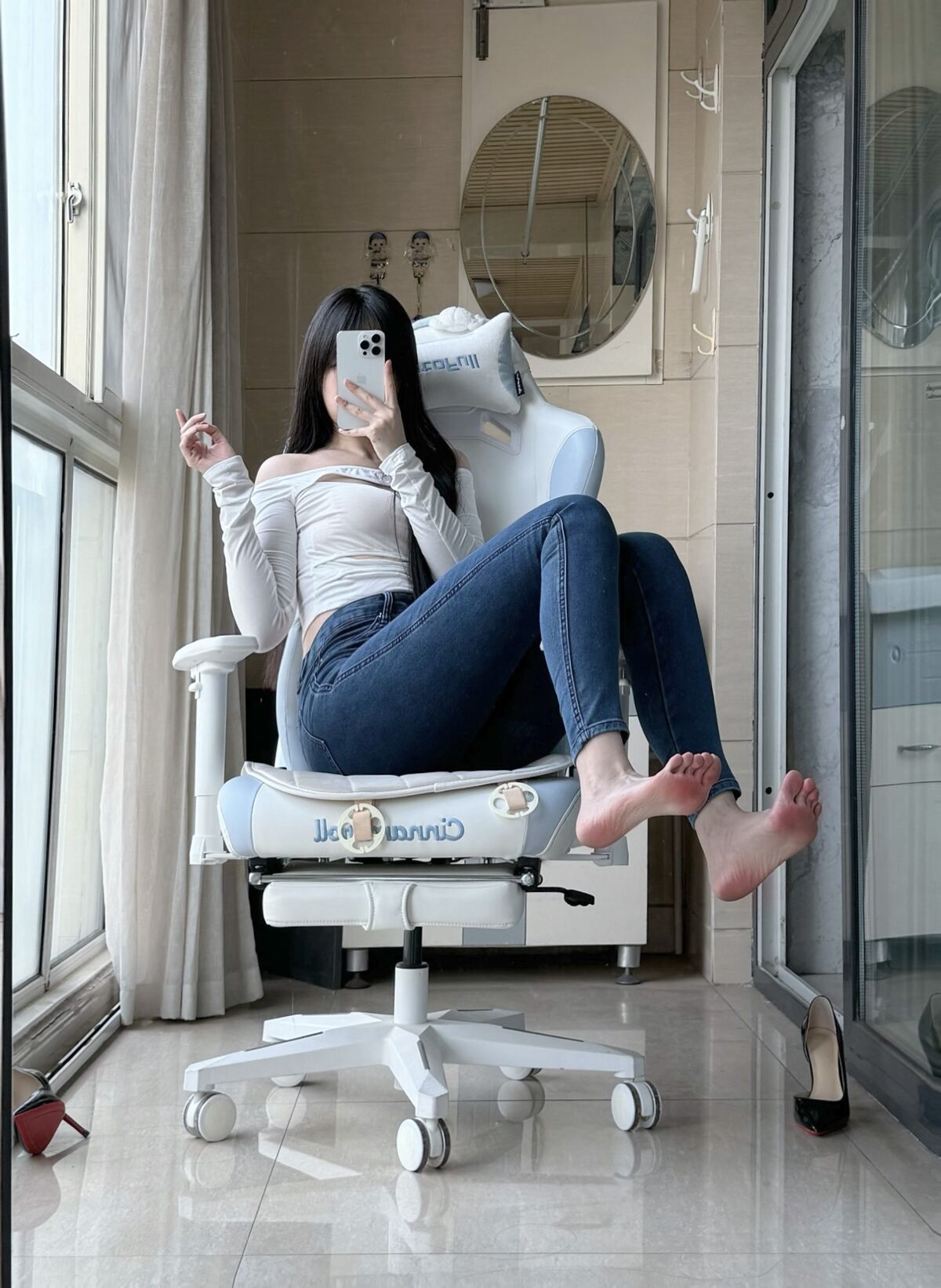 Coser@不可爱羚 – 牛仔裤 (29P – 7V)