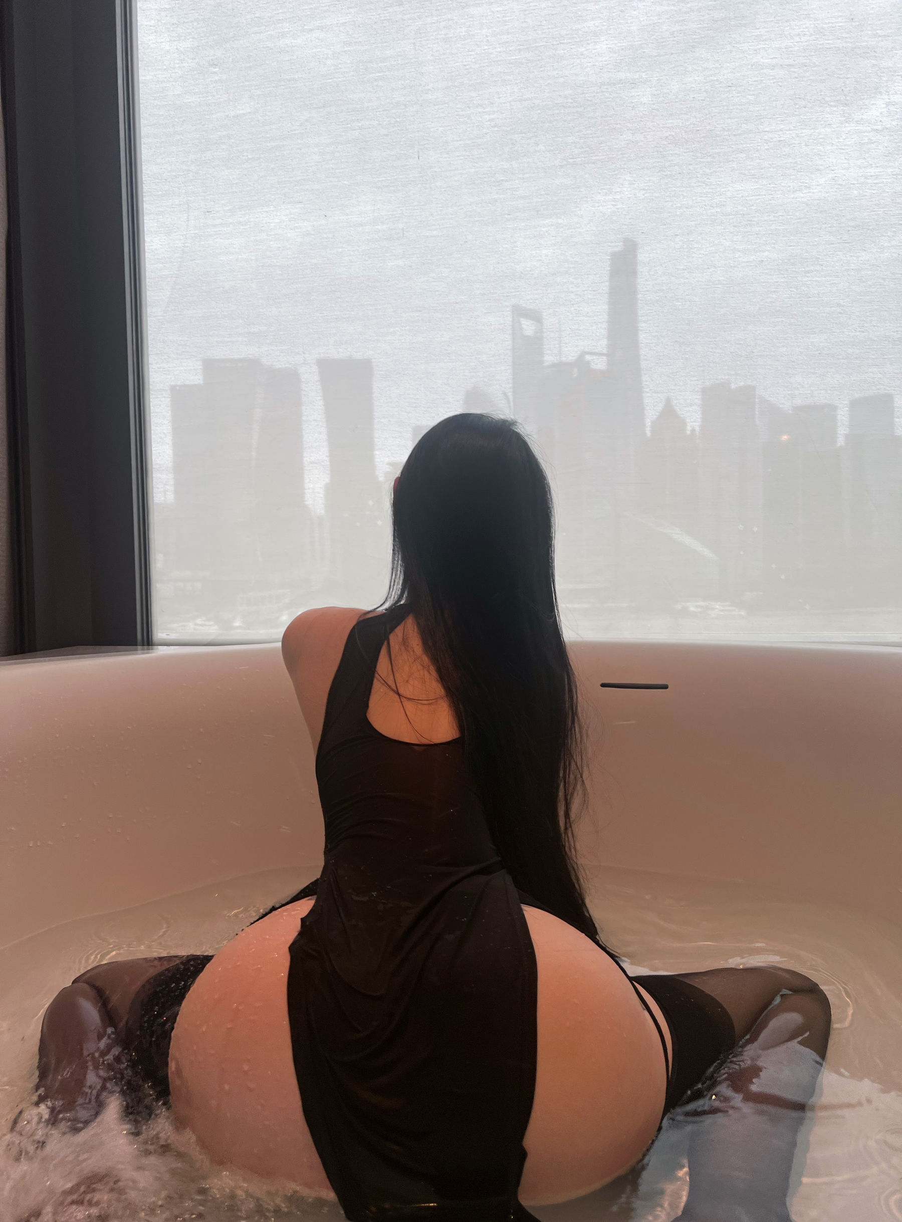 [福利COS] 美臀女神左公子666 - 遮不住的美臀