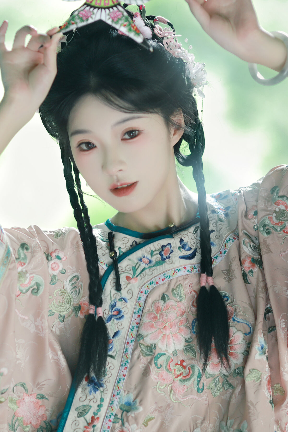YiTuYu艺图语 Vol.8097 秋子梨 (22P)
