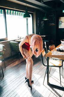 [Loozy] Son Ye-Eun (손예은) – Tainted Love Bar