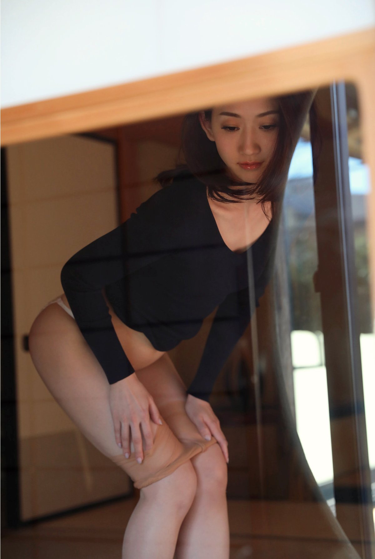 JP Mito Kana 水戸かな – 花を愛でる人