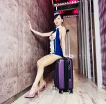 [IG正妹]空姐Nati娜堤絲襪美腿高跟鞋搭配走光丁字褲血脈噴張!! (8P)