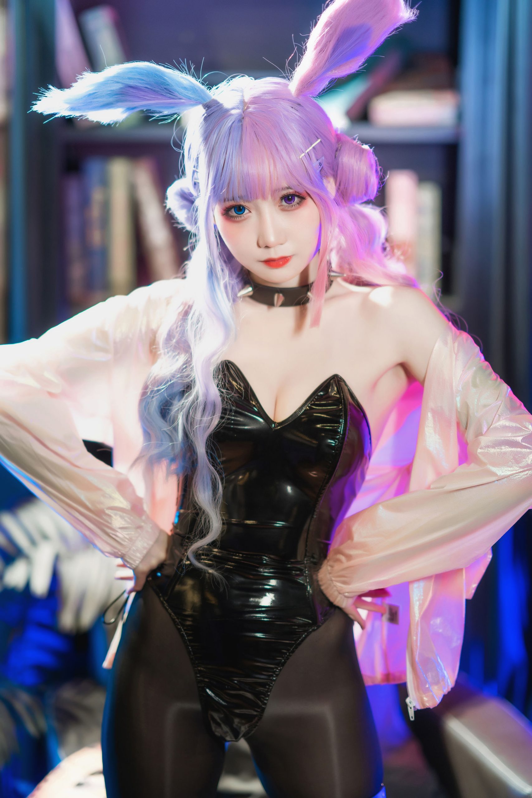 [福利COS] 焖焖碳 - 麻辣兔头X异色兔