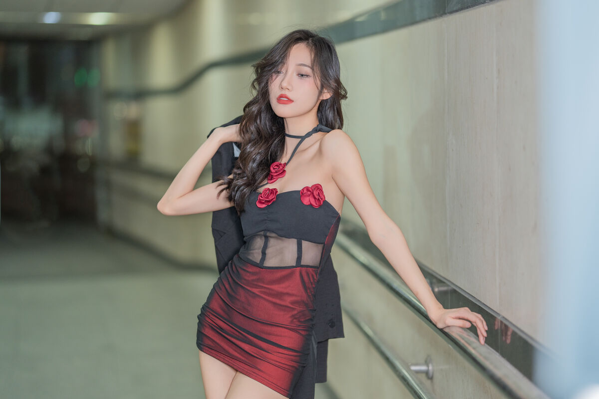 YiTuYu艺图语 Vol.8223 o1ne万 (23P)
