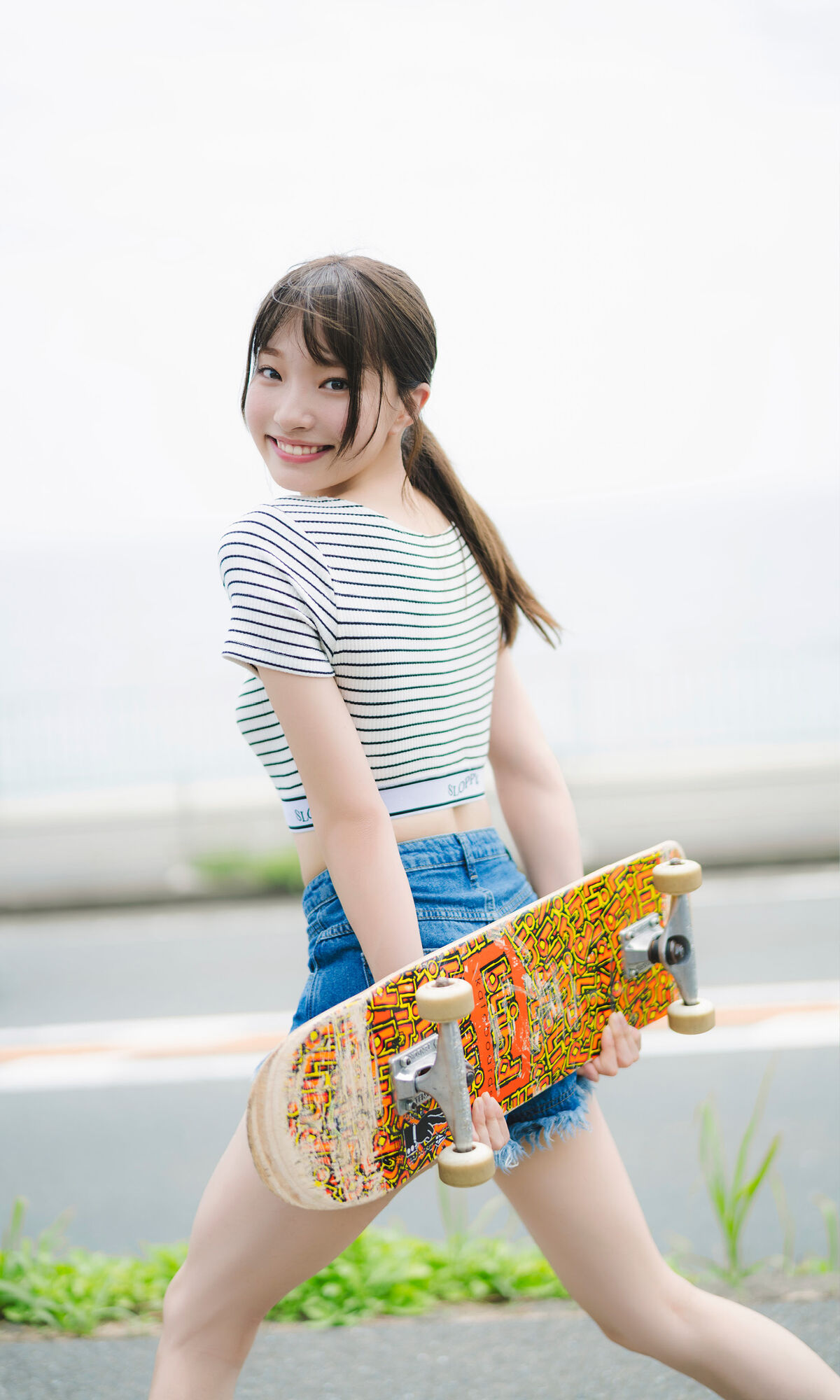 JP Natsuki Satonaka 里仲菜月 – こっち向いて、なっちゃん