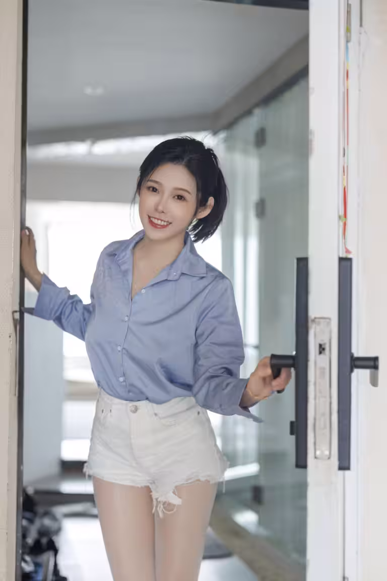 [XR Uncensored] luvian本能 – R18 秀人網模特 浴室中的極致誘惑 (50 Photos)