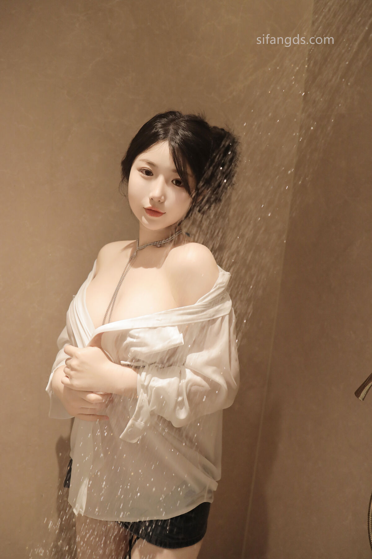 XR Uncensored Chen Xiao Hua 陈小花 – R18 秀人网模特 浴室中的激情 Part01 (47P – 8V)