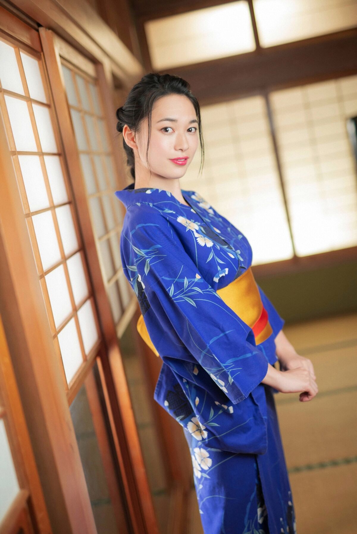 YS Web 2020-09-02 Vol.892 Tomoe Yamanaka 山中知恵 – ギネス級グラドル光臨