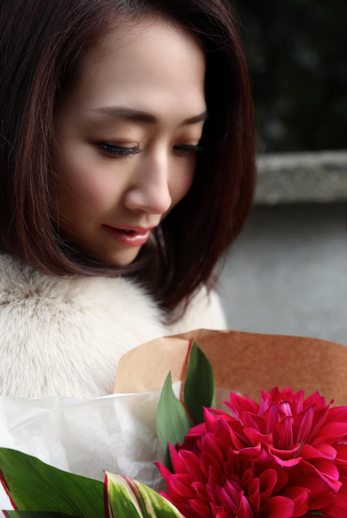 JP Mito Kana 水戸かな – 花を愛でる人