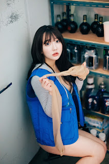 [Loozy] Son Ye-Eun (손예은) – CS Part Timer