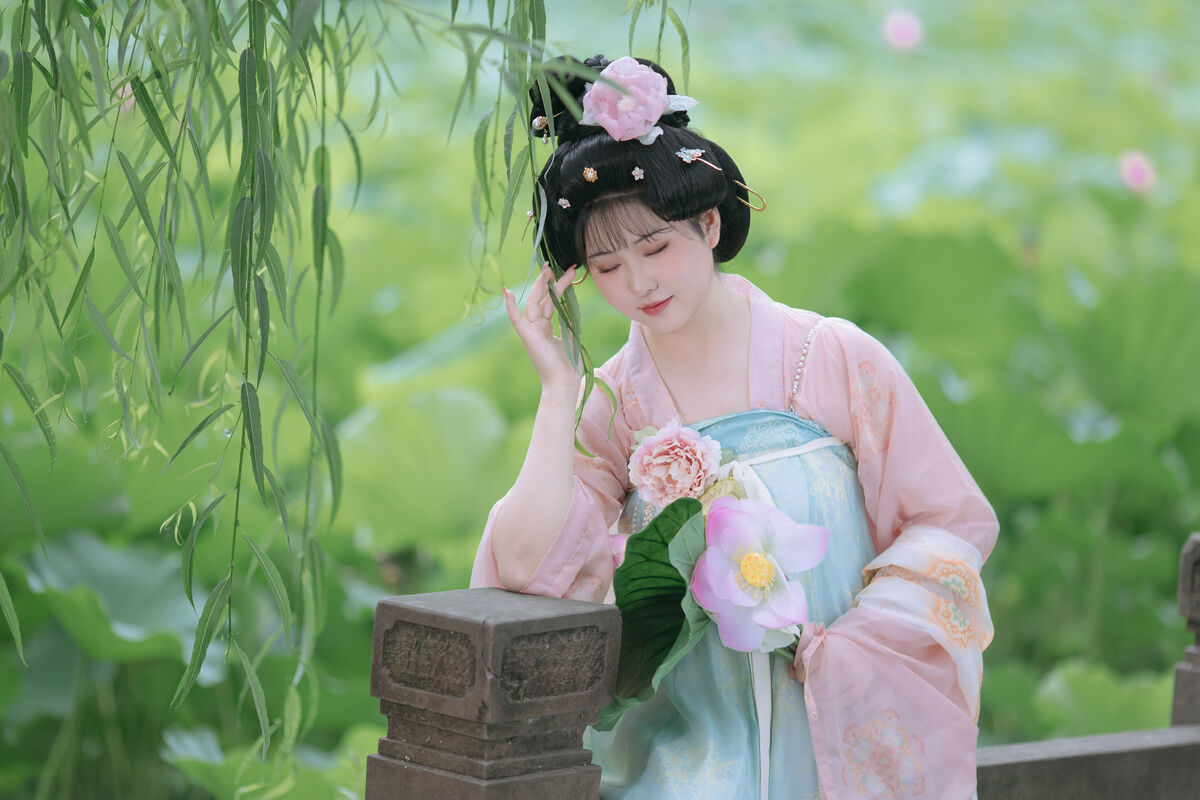 YiTuYu艺图语 Vol.8519 子小浔 (29P)