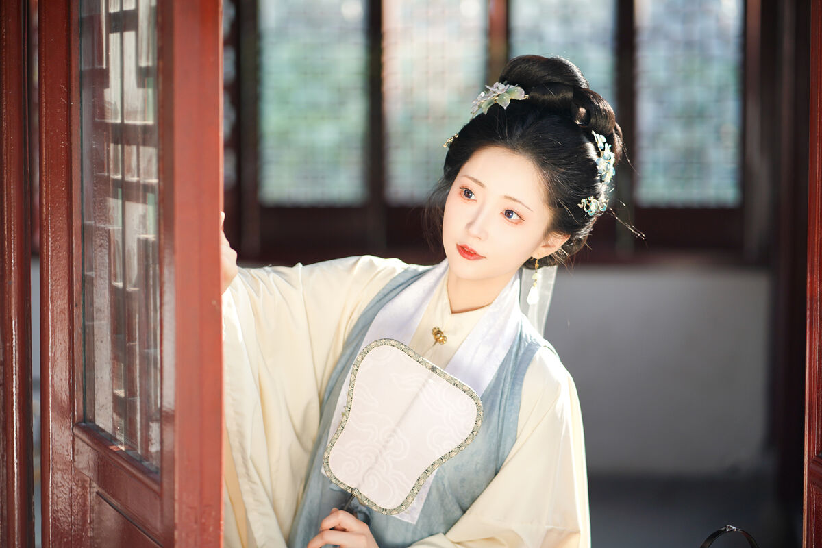 YiTuYu艺图语 Vol.8507 兔牙w (24P)