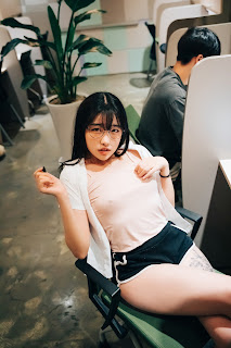 [Loozy] Sonson (손손) – Reading Room