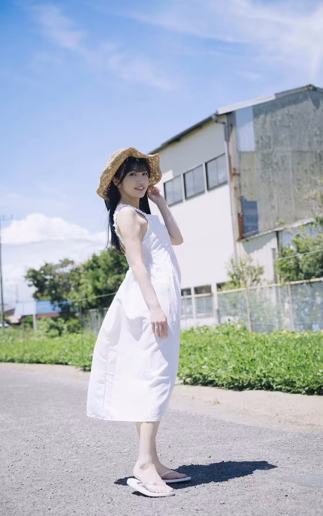 [咲菜月] 氣質甜妹散發清新 讓人深深著迷 (31 Photos)