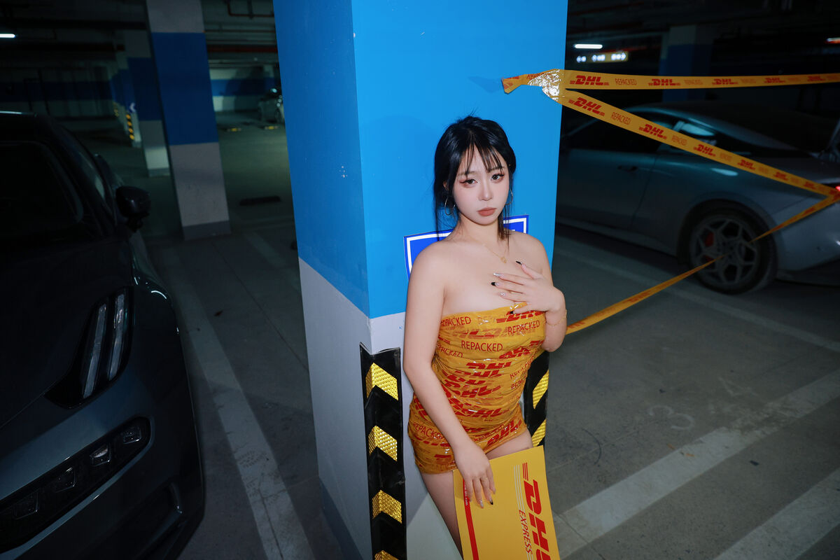 YiTuYu艺图语 Vol.8494 王哪跑 (28P)