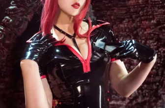 網絡美女Natsuko夏夏子瑪奇瑪護士主題性感黑色皮質護士服配黑絲吊襪秀曼妙身姿誘惑寫…