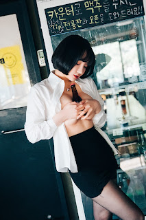 [Loozy] Son Ye-Eun (손예은) – Tainted Love Bar