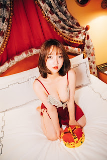[Loozy] Son Ye-Eun (손예은) – Halloqueen (S.Ver)