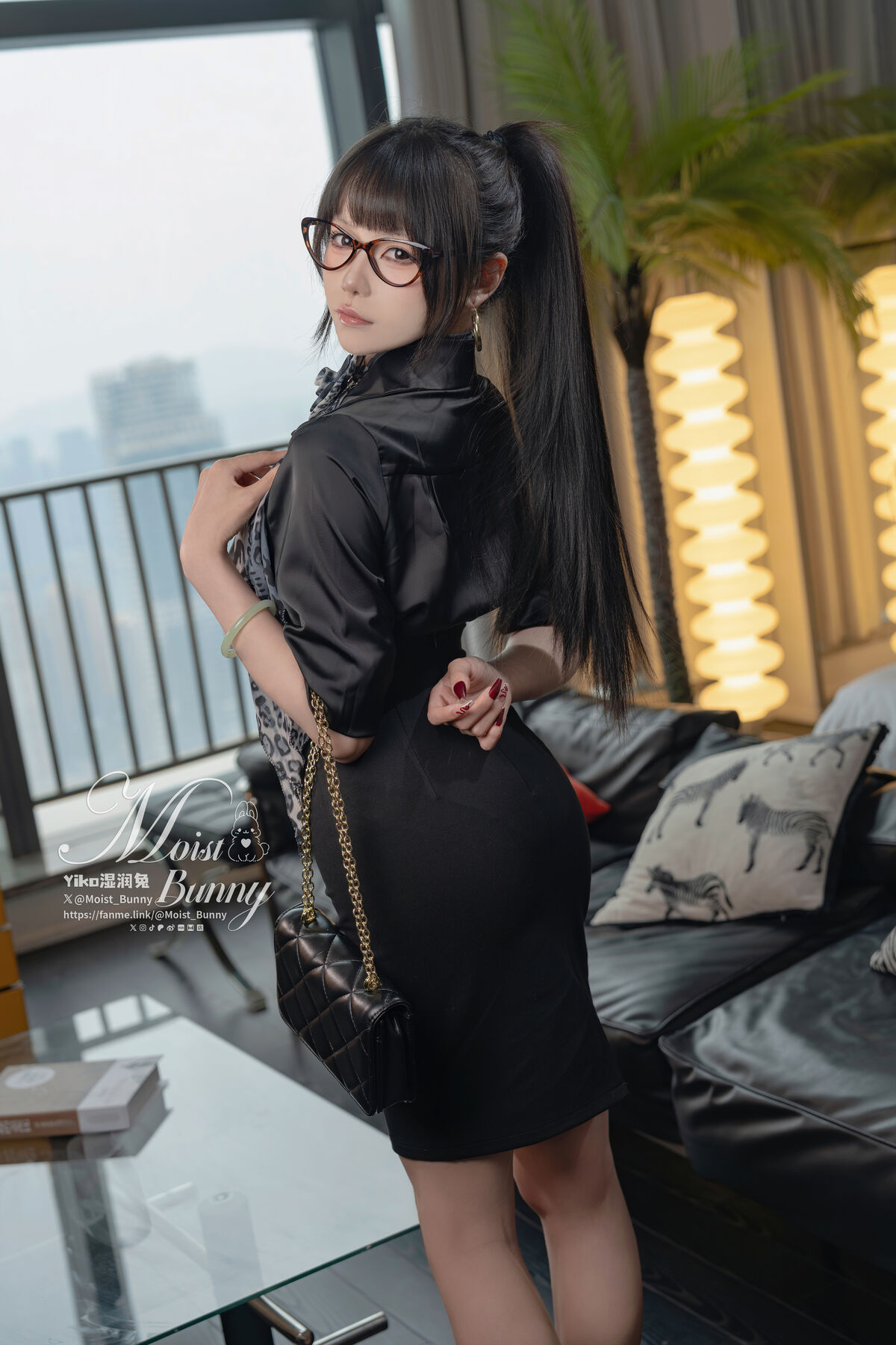 Coser@黏黏团子兔 – 04月作品 总裁攻略 Buttons Part02 (72P)