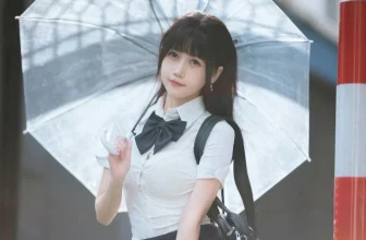 人氣Coser不呆貓短裙學妹戶外主題性感白色短T配黑色百褶裙露超薄黑絲秀曼妙身姿誘惑寫真59P