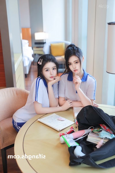 [XR Uncensored] 蛋蛋宝 & 袁圆 R18 秀人网模特 双人JK学生装