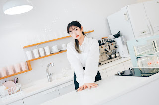 [Loozy] Sonson (손손) – Nude Apron