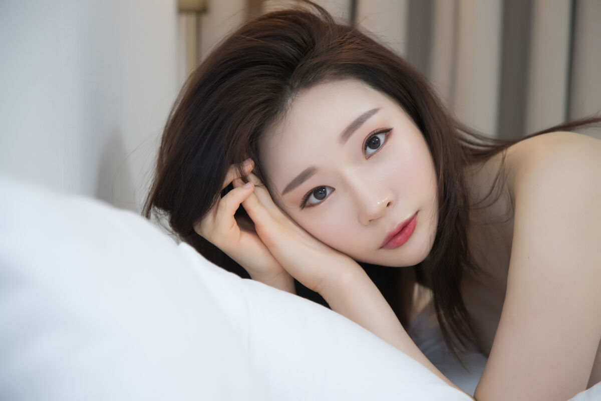 SUA Vol.1 Photobook Leak